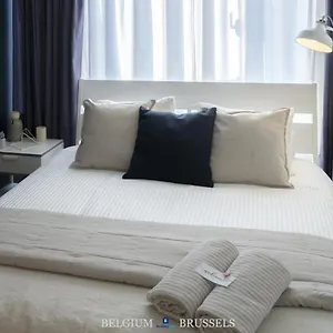 Chic With Bathroom - Terrace & Free Parking , Brussel België