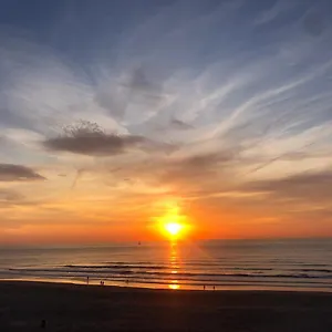 Luxe App - Zeedijk Mariakerke - Prachtig Zeezicht , Oostende België